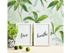 Bricoflor Aquarell Tapete mit Blätter Muster Grüne Vliestapete Blatt Design in Wasserfarben Optik Ranken Mustertapete in Weiß Grün für Schlafzimmer