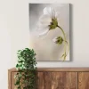 Bricoflor Wandbild Mit Blume Helles Blumenbild Auf Leinwand Ideal Für Schlafzimmer Und Badezimmer Leinwandbild Mit Blume In Weiß Im Hochformat