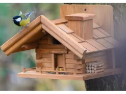Dobar Vogelhaus St. Moritz im Berghütten-Design 33 x 24,5 x 21 cm Braun FSC®