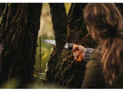 Fiskars Ast-, Hand- und Baumsäge mit feststehendem Blatt SW 84