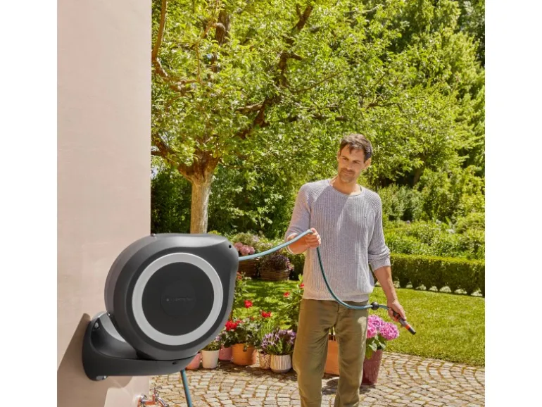 Gardena Wand-Schlauchbox RollUp M mit 20 m Gartenschlauch