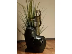 Großer Design-Gartenbrunnen mit Handpumpe 47,5 cm x 38,5 cm x 84 cm