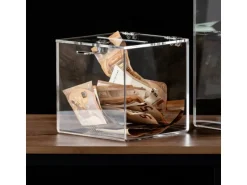 HMF 46919 Acryl Spendenbox Schloss 15 x 15 x 15 cm DIN A6 Transparent