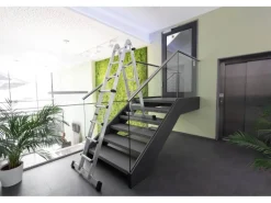 PROREGAL Teleskopleiter 4-Teilig mit Traverse 4 x 4 Sprossen