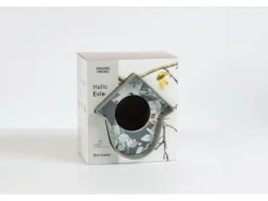 SingingFriend Vogelfutterhaus Evie Blumen Grau-Blau