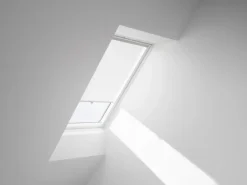 Velux Sichtschutzrollo mit Haltekrallen RHL 100 1028 Weiß