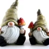 Wichtel mit Fliegenpilz aus Polyresin 10 cm x 8 cm x 14,5 cm